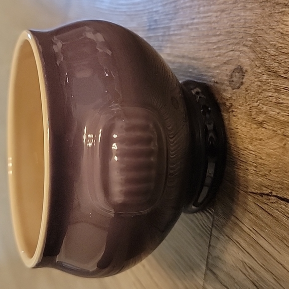 Le Creuset Cassis Lion Head Soup Bowl - Picture 5 of 9